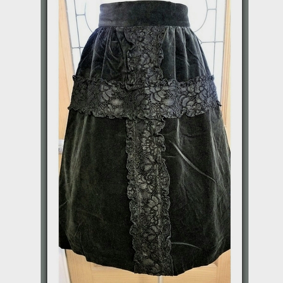BLACK PEACE NOW Gothic Lolita Skirt - Picture 3 of 7